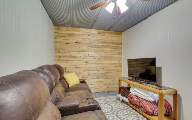 Lead Hideaway w/ Fireplace, Grill & New Deck!