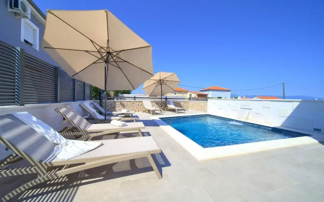 Villa Quarnaro With Heated Pool