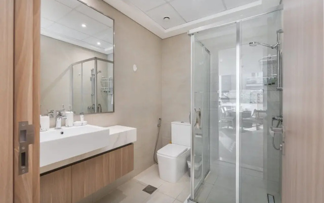 Indulging 1 Bedroom in Azizi Riviera 6