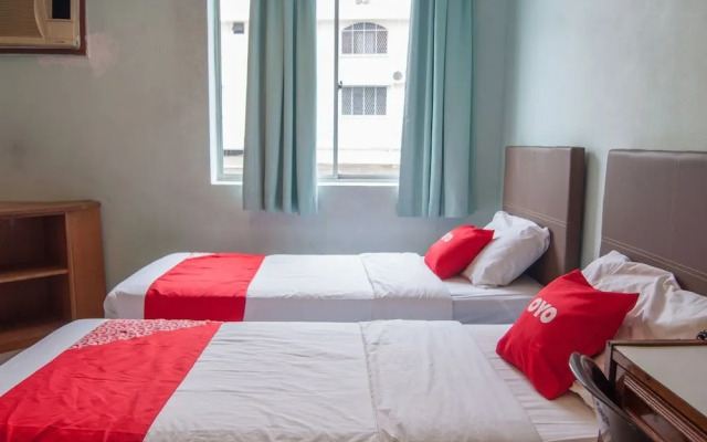 OYO 89577 Kristal Hotel