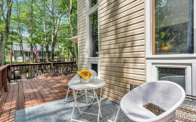 Grill & Games: Family Home in East Stroudsburg!