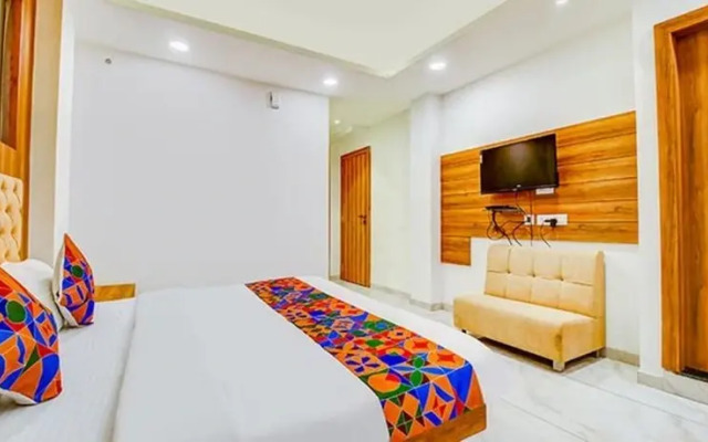Hotel Purple Orchid