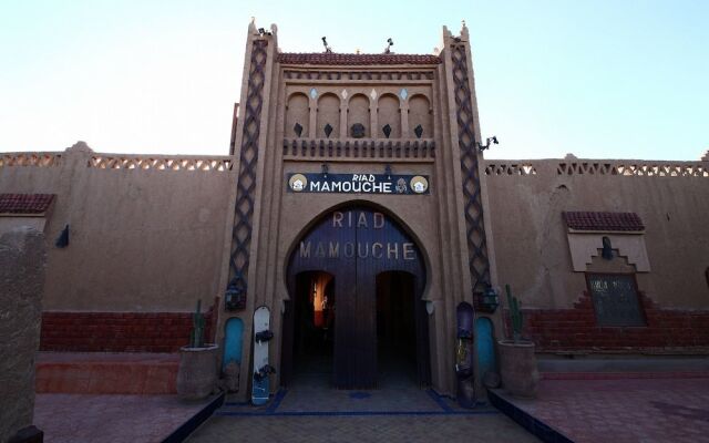 Отель Riad Mamouche Марокко, Мерзуга - отзывы, цены и фото номеров - забронировать отель Riad Mamouche онлайн вид на фасад