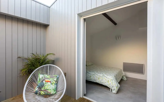 Bright 2BR Loft With a Quiet Patio