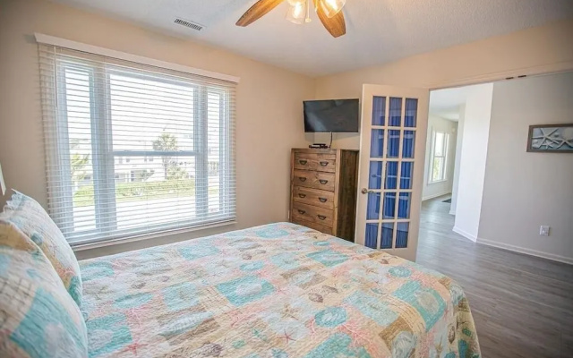 Ohana Tides 5 Bedroom Home by RedAwning