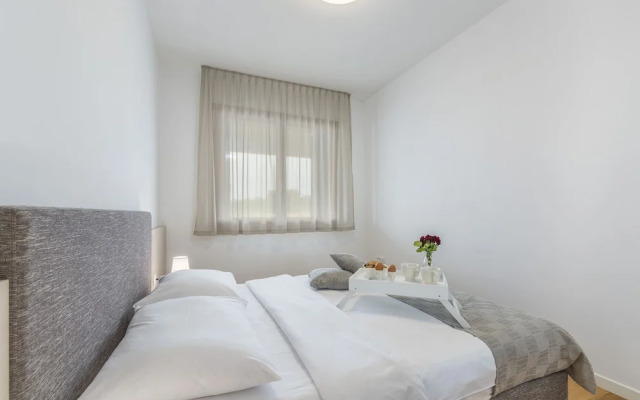 Maj Premium Residence