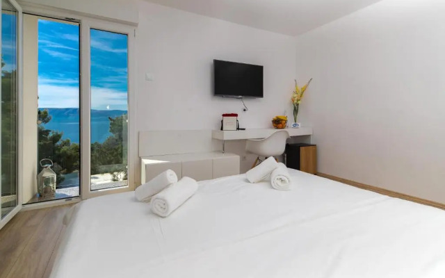 Rocky Beach Rooms