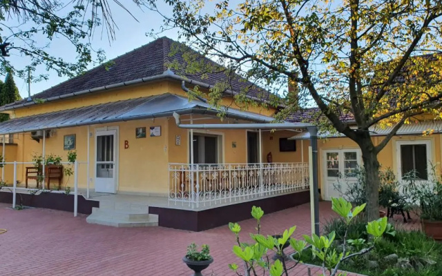 Platán Szálláshely