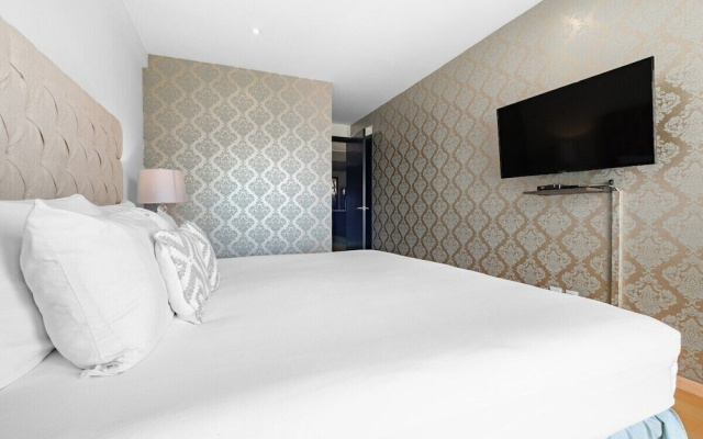 2BR Luxury Stay Mundial 2026 Skyline Views
