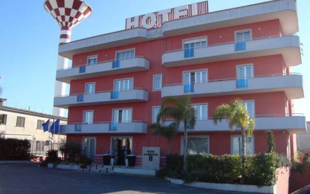 Hotel Hermitage Куальяно вид на фасад