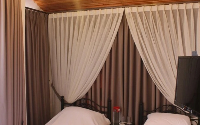 Urla Tarihi Han Otel