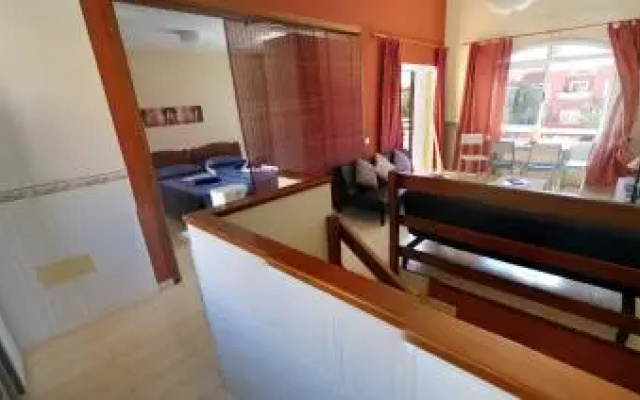 Romantic Sunny Apartment