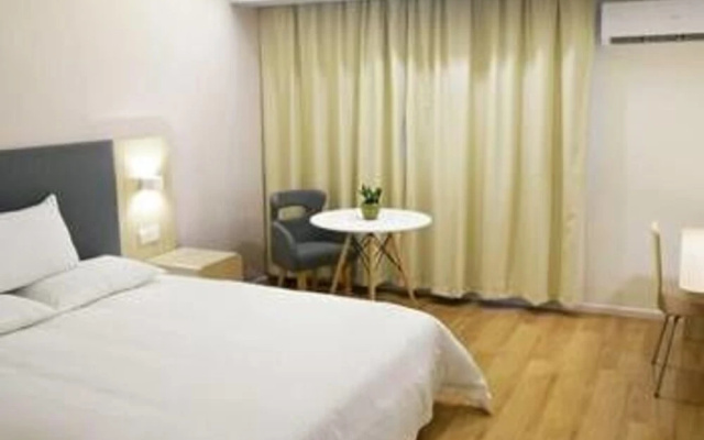 Ruiyun Hotel (Guangzhou Huadu Shiling Leather City)