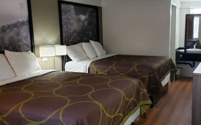 Super 8 by Wyndham Asheville/Biltmore