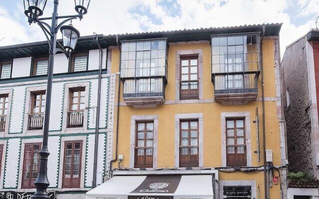 Отель Apartamentos Plaza Mayor вид на фасад