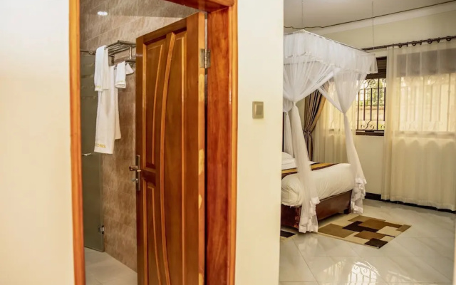 2 Bed - Sleeps 4 - Parking - 20 min to Airport