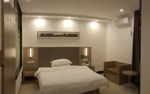 Yicheng Express Hotel (Dongxing Daping Branch)