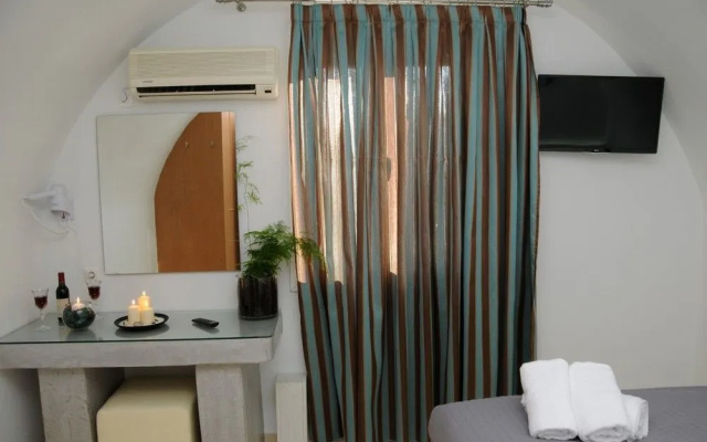 Firostefani Apartment