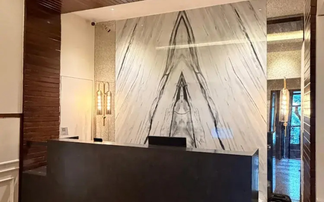 Palm Breeze Hotel - Colaba