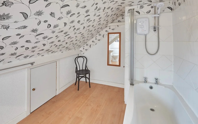 Apartment 4 At Glencoe