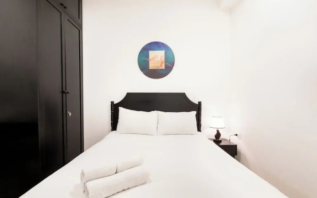 Helios Central Apartment District 1
