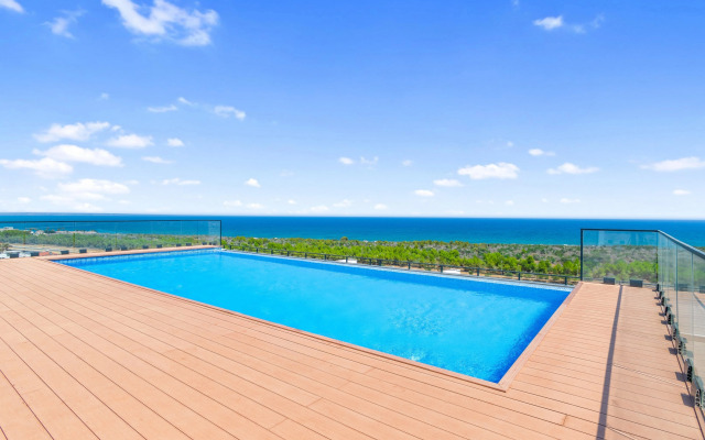 Апартаменты Globalstay Modern 1BR with Infinity Pool