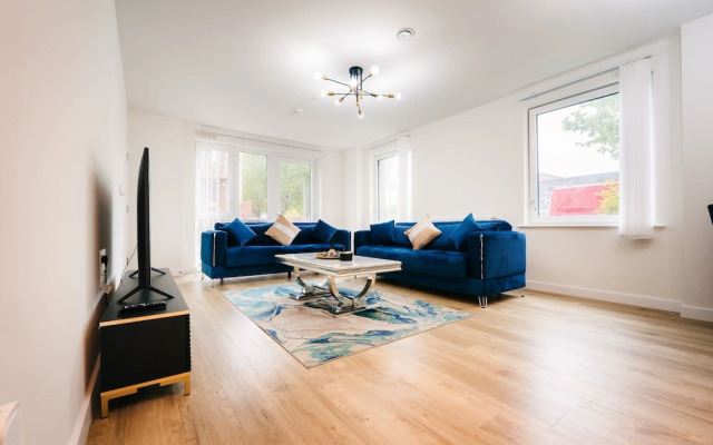 LUX Riverside Duplex Masionette By LCY Excel