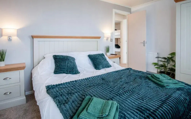 Oakland Lodge - 2 Bedroom Lodge - Wisemans Bridge
