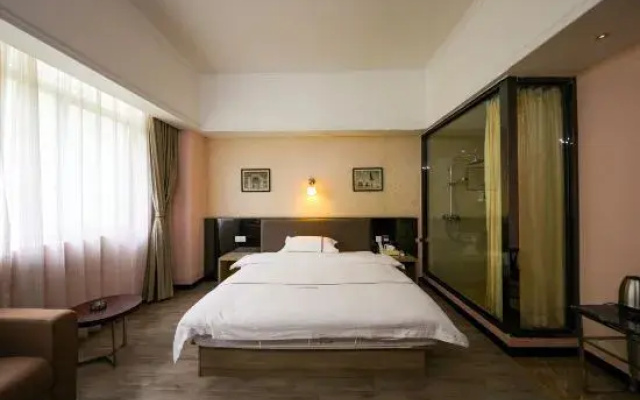 Holiday Inn Lingyun Jinyuan
