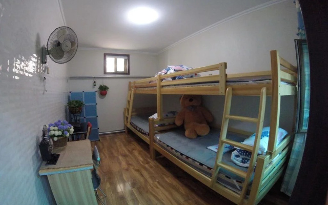 Zhangye Douya Youth Hostel (Ganzhou Night Market)