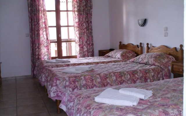 Koukounaries Beach Hotel