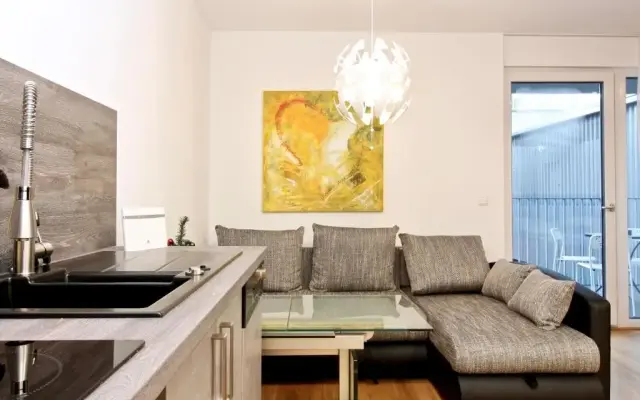 Balcony/Pool/Free Parking Garage Studio