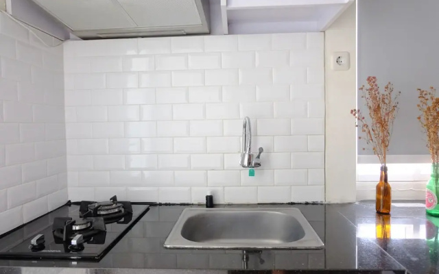 Modern Look 2Br At Apartment Parahyangan Residence
