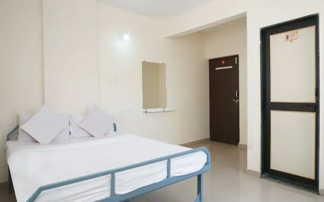Sai Sidhi Lodge by OYO Rooms