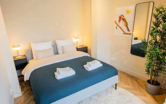 Studio Serviced Apartments With City View