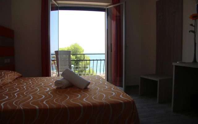 ChrisMare Hotel