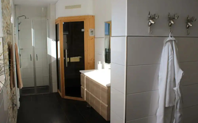 Haus Seeblick Modern Retreat