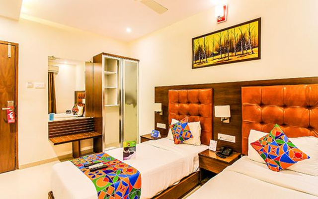 Fabhotel Empire Suite