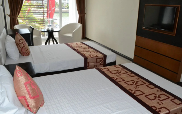 Seaside Tuan Chau Hotel