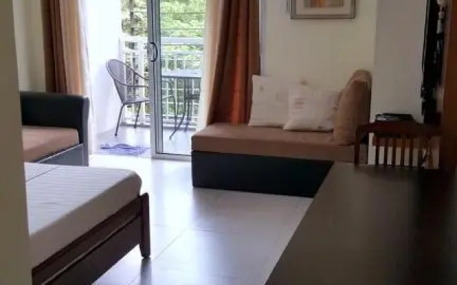Pico De Loro - Myna B Studio