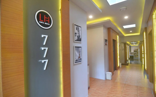 Lanta Hostel - Adults Only