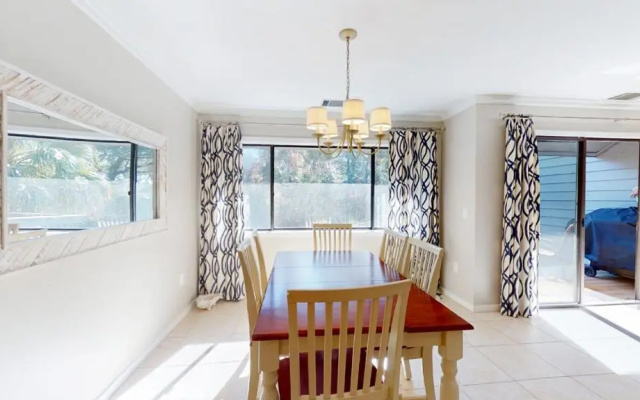 213 Turnberry Village