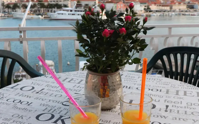 Seaside Apartment Franica