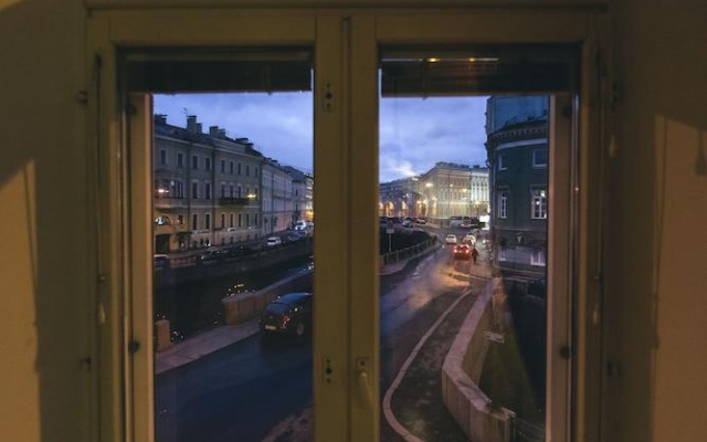 Safe Haven / Naberezhnaja reki Mojki 31 — Apart-otel'