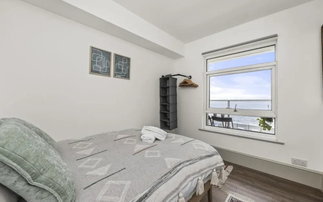 Beachfront Apartment With Sea View By My Getaways