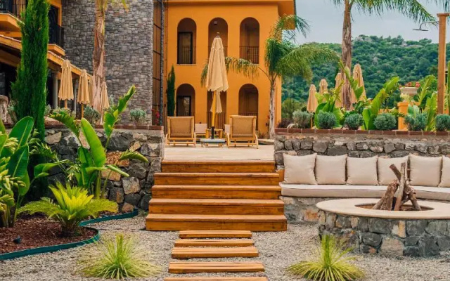Theremotehotel
