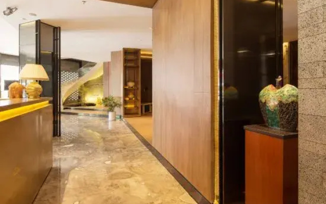Aoyi Hotel