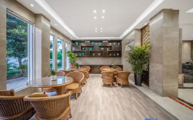 Shangzhou Hotel (Yiwu International Trade City Zone 1 store)