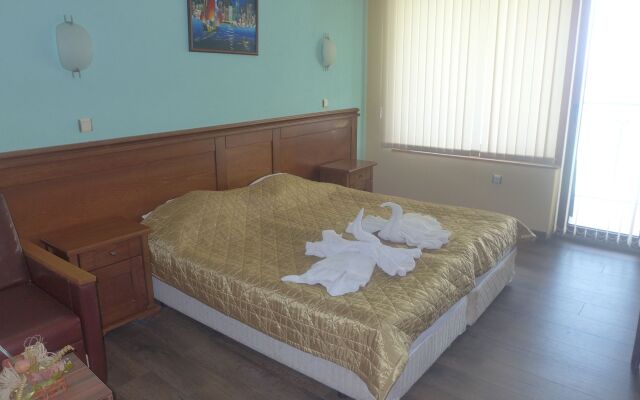 Petrov Family Hotel комната для гостей