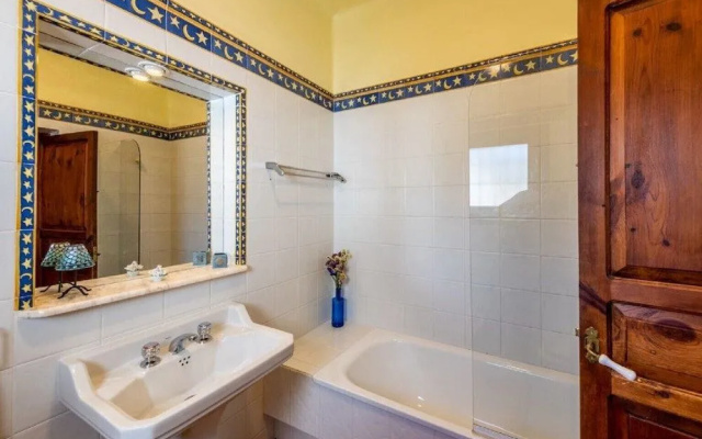 1132 Villa Hazilla